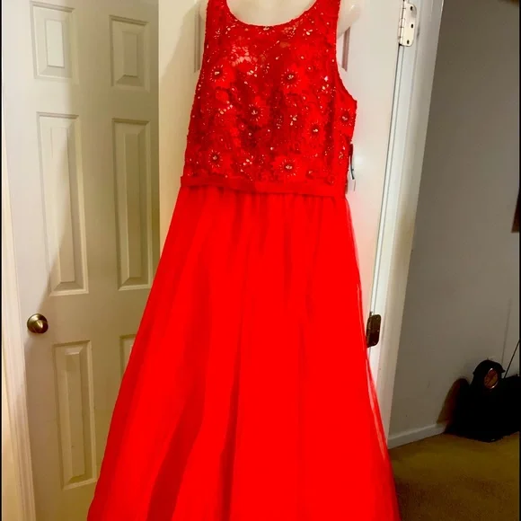 camille la vie red dress CAMILLE La Vie Prom Black & Red Dress w/ Rushing & Sequin Accents 14 petite ~EXC